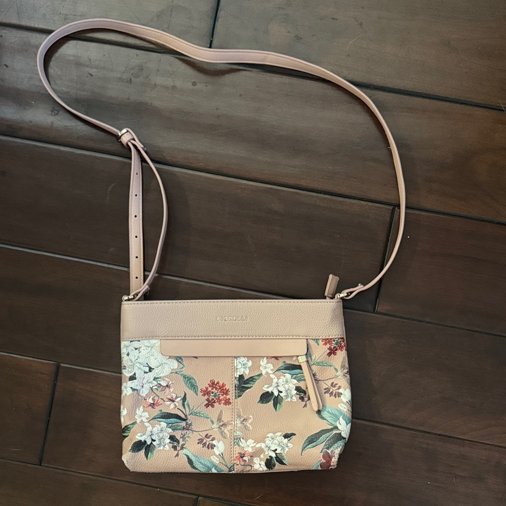 Fossil Floral Crossbody Bag in soft pink/mauve and delicate white/green floral